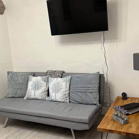 Large Three Bed Two Bathroom Flat In Central 托基 外观 照片